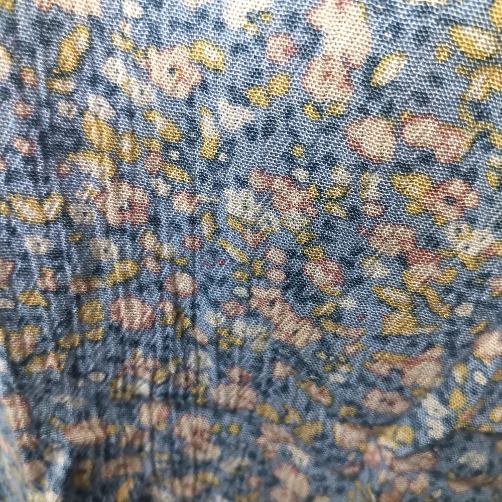 5/$25 Blue Floral Tank Small - Picture 6 of 6